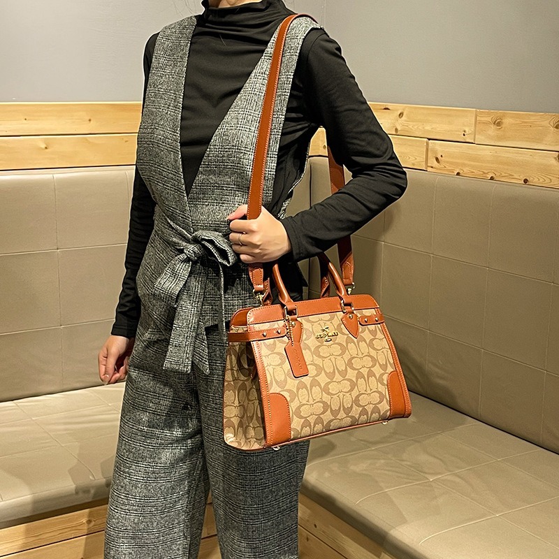 Classic Elegant Crossbody Bag  - огляд і ціна Luxury Bags Made In China