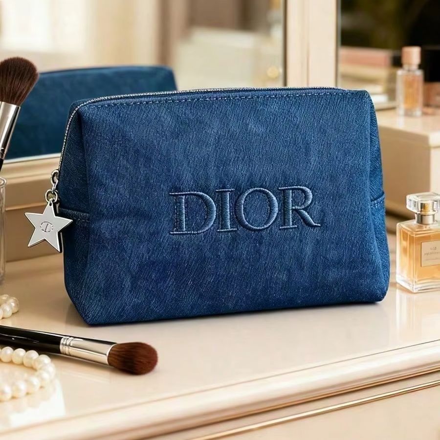 Dior Dark Denim Embroidered Lo - огляд і ціна Luxury Bags Dior