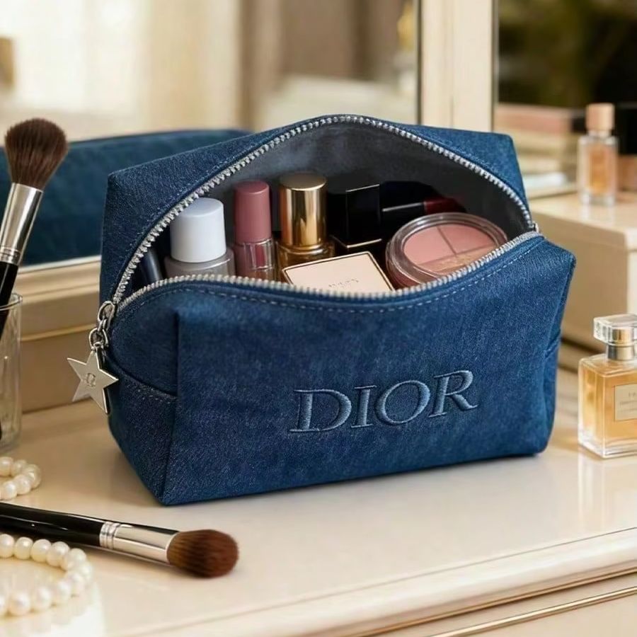 Dior Dark Denim Embroidered Lo - огляд і ціна Luxury Bags Dior