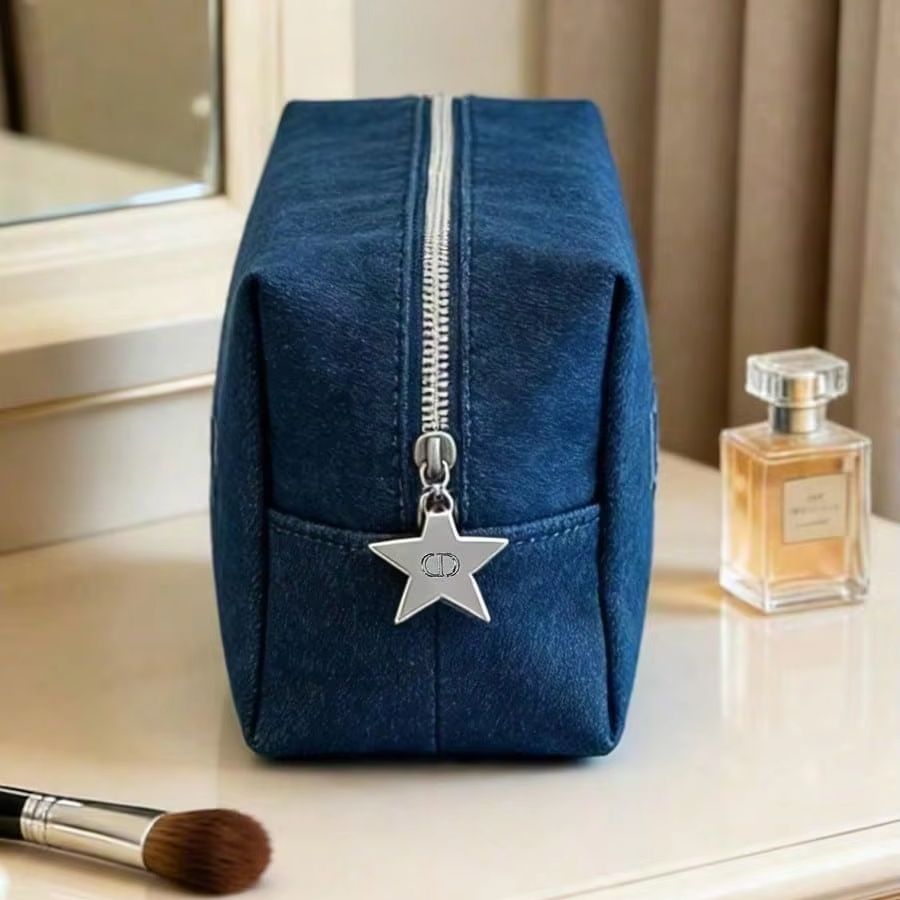 Dior Dark Denim Embroidered Lo - огляд і ціна Luxury Bags Dior