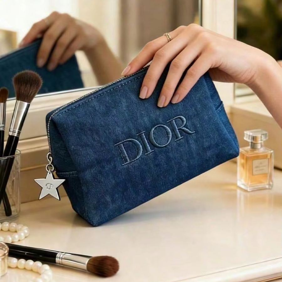 Dior Dark Denim Embroidered Lo - огляд і ціна Luxury Bags Dior