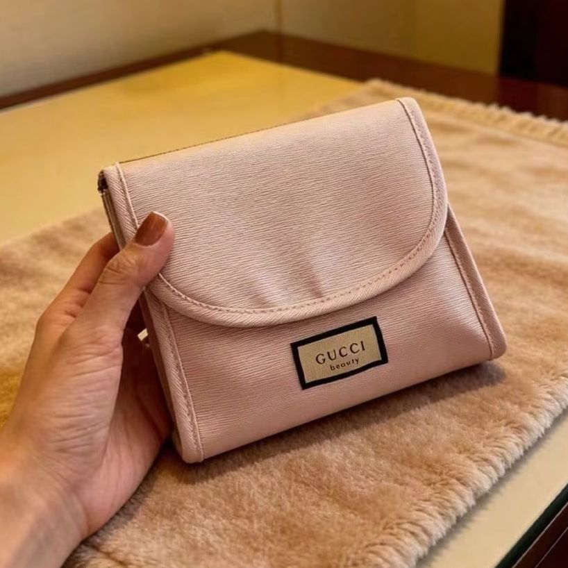 Gucci Soft Pink Magnetic Snap  - огляд і ціна Luxury Bags Gucci