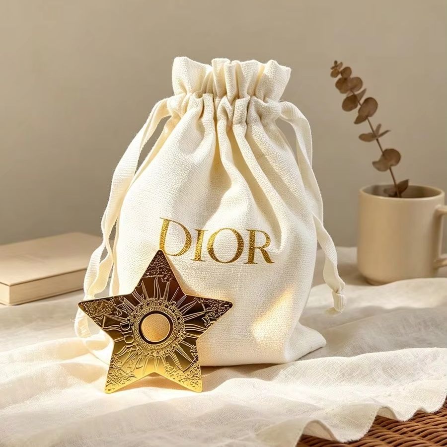 Dior Off‑White Canvas Drawstri - огляд і ціна Luxury Bags Dior